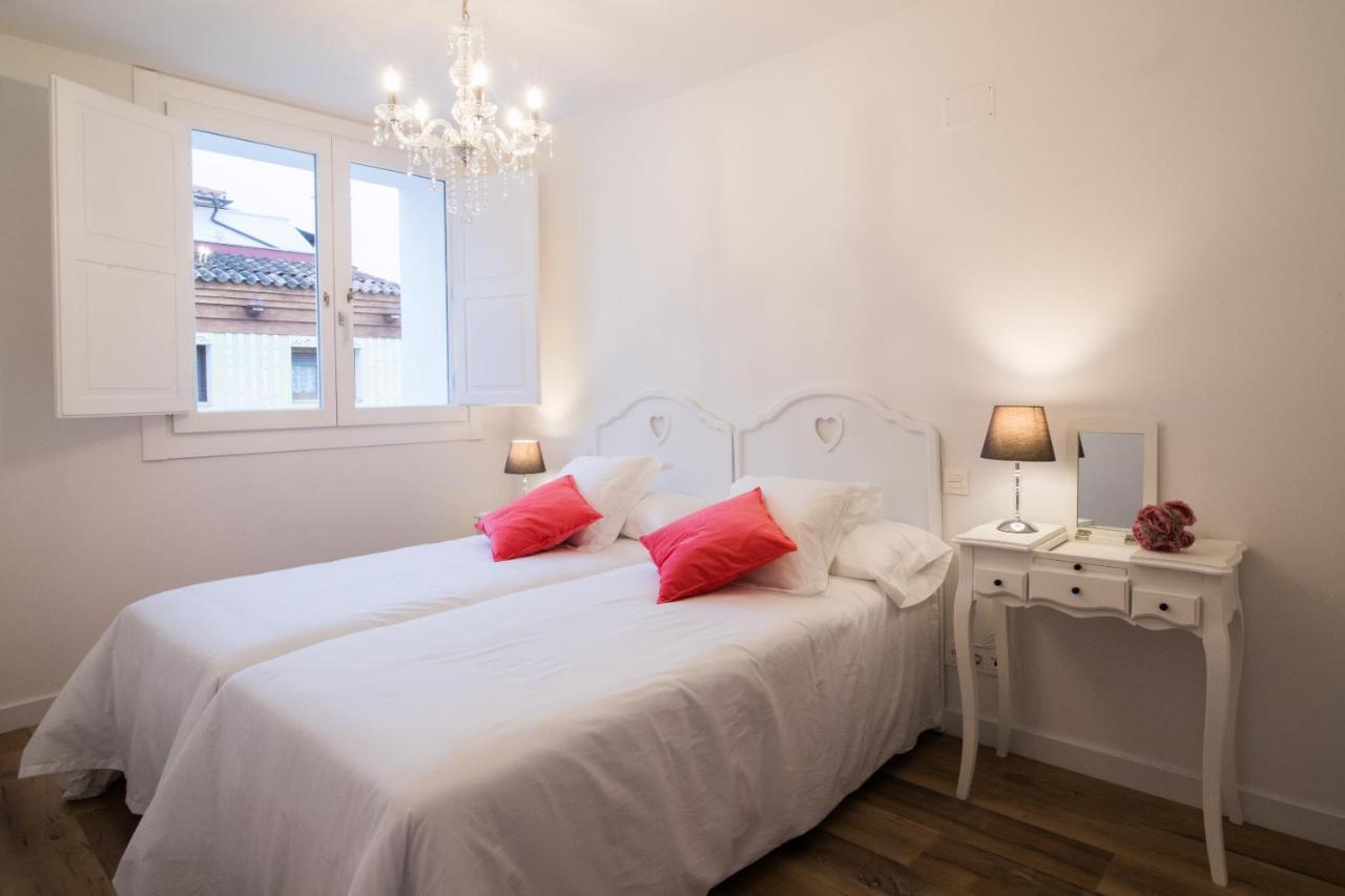 Apartamentos Almada ซาราโกซา ภายนอก รูปภาพ
