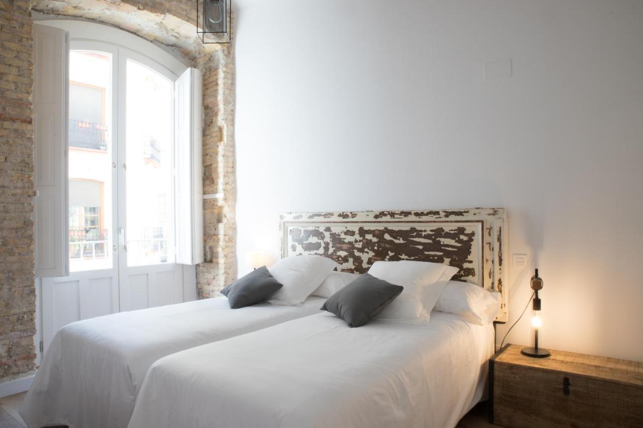 Apartamentos Almada ซาราโกซา ภายนอก รูปภาพ
